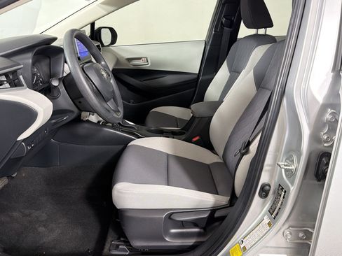 Used 2024 Toyota Corolla LE FWD image 5