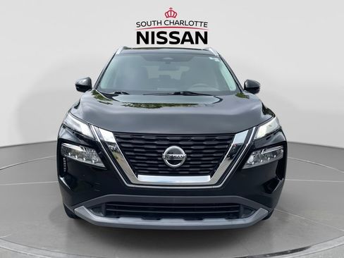 Used 2021 Nissan Rogue SV w/ Premium Package FWD image 2