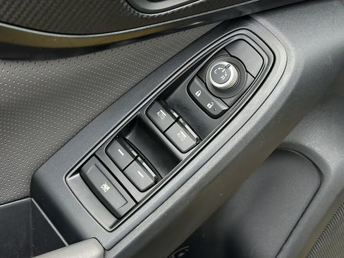 Used 2021 Subaru Crosstrek 2.5i Sport w/ Moonroof Package image 47