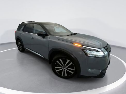 Used 2024 Nissan Pathfinder Platinum w/ Cargo Package AWD/4WD image 1