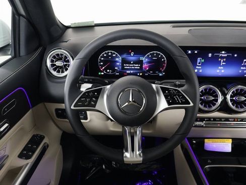 New 2026 Mercedes-Benz GLB 250 image 3