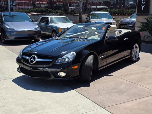 Used 2012 Mercedes-Benz SL 550 image 8