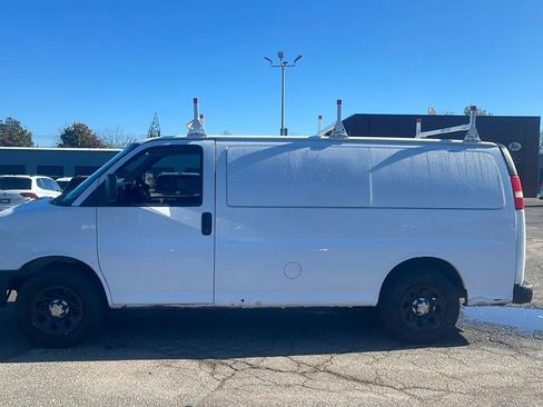 Used 2013 Chevrolet Express 1500 AWD image 2