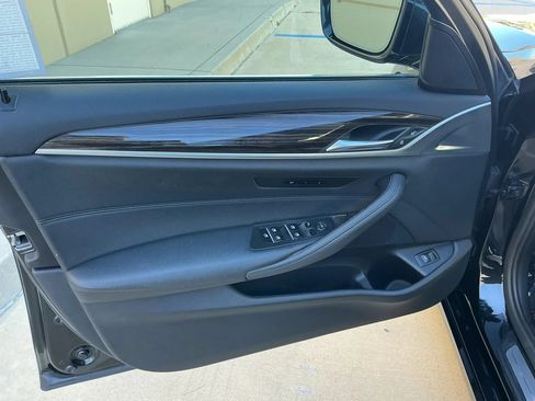 Used 2019 BMW 530i w/ Convenience Package RWD image 10