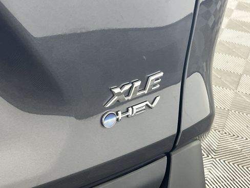 Used 2025 Toyota RAV4 XLE AWD/4WD image 27