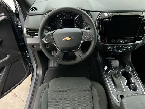 Used 2023 Chevrolet Traverse LT image 19