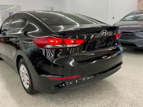 Used 2018 Hyundai Elantra SE FWD image 36