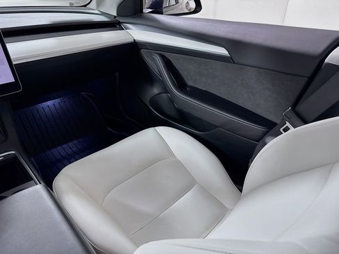 Used 2023 Tesla Model 3 Performance image 24