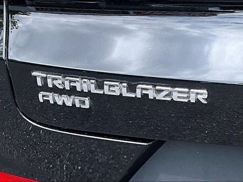 Used 2021 Chevrolet TrailBlazer LS AWD/4WD image 31