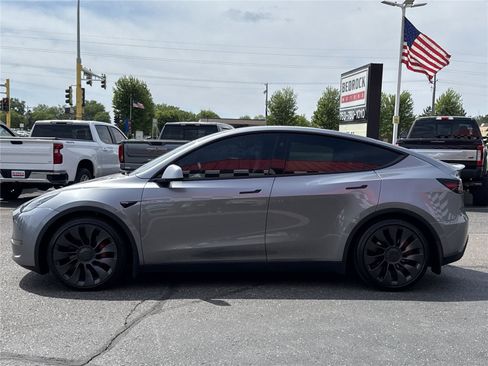 Used 2025 Tesla Model Y Performance AWD/4WD image 4