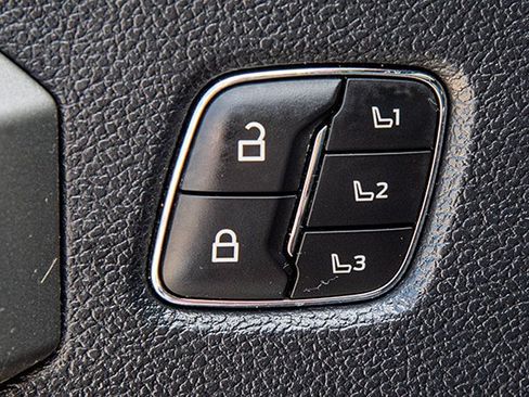 Used 2022 Ford F250 Lariat w/ Lariat Ultimate Package AWD/4WD image 22