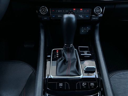 Used 2025 Jeep Compass Trailhawk image 22