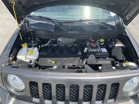 Used 2016 Jeep Patriot High Altitude AWD/4WD image 34
