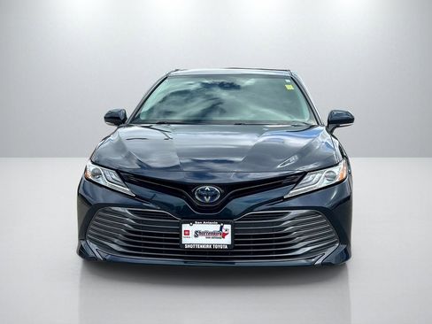 Certified 2020 Toyota Camry XLE image 2