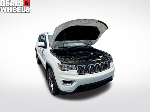 Used 2020 Jeep Grand Cherokee Laredo w/ Quick Order Package 2BN North AWD/4WD image 4
