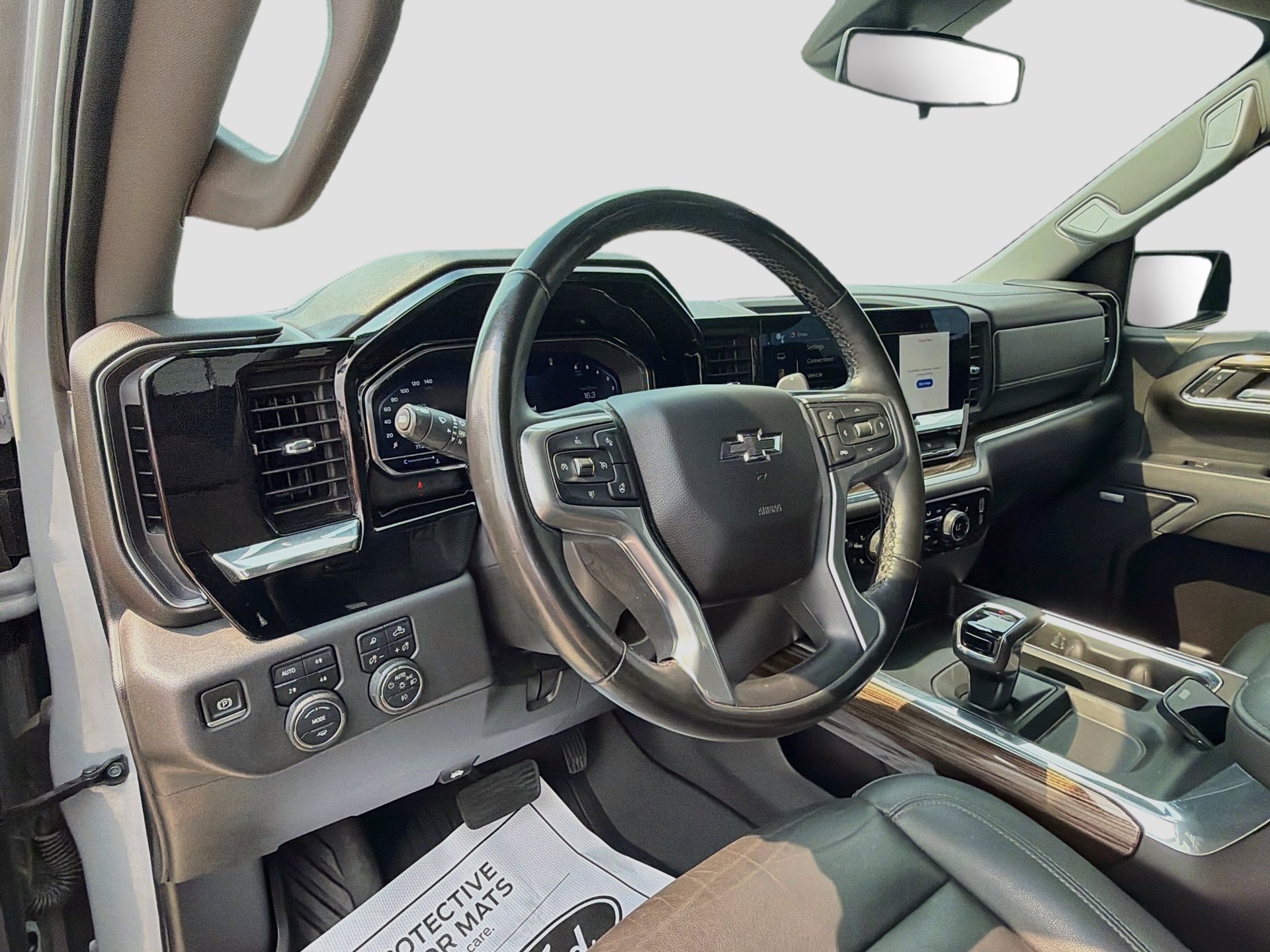 Used 2024 Chevrolet Silverado 1500 LT Trail Boss w/ Convenience Package II AWD/4WD image 13