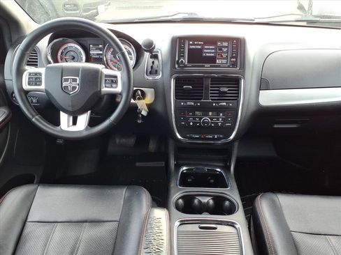 Used 2017 Dodge Grand Caravan GT image 14