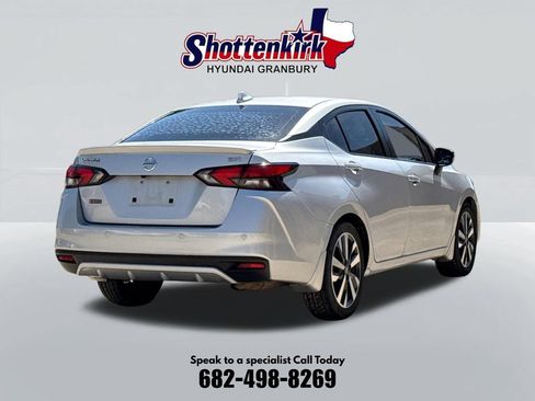 Used 2021 Nissan Versa SR FWD image 6