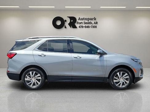Used 2023 Chevrolet Equinox Premier image 6