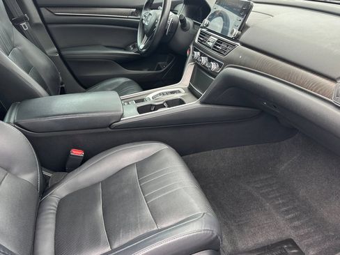 Used 2018 Honda Accord Touring image 15