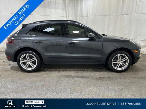 Used 2018 Porsche Macan image 11