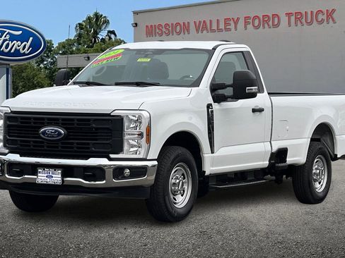 Used 2024 Ford F250 XL w/ XL Chrome Package image 8