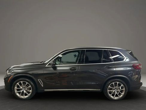 Used 2022 BMW X5 xDrive40i w/ Premium Package image 2