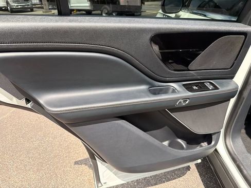 New 2026 Lincoln Aviator 2WD image 21