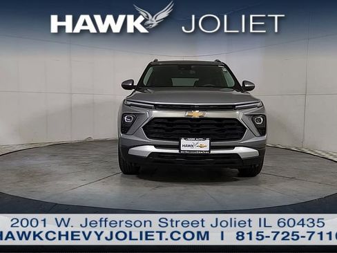 Used 2025 Chevrolet TrailBlazer LT AWD/4WD image 3