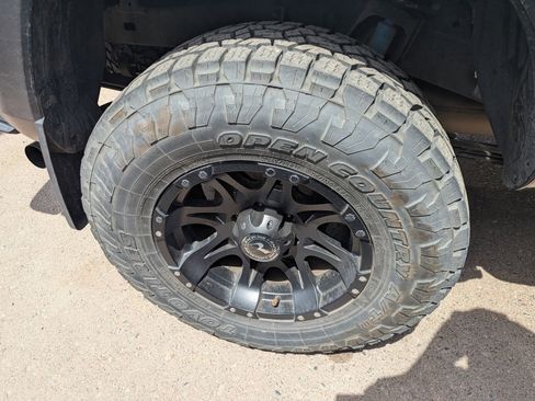 Used 2021 Toyota Tacoma TRD Off-Road w/ Technology Package AWD/4WD image 6