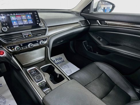 Used 2019 Honda Accord Touring image 23