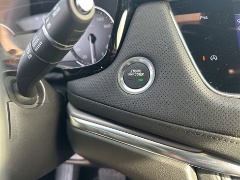 Used 2025 Cadillac XT5 Luxury image 23