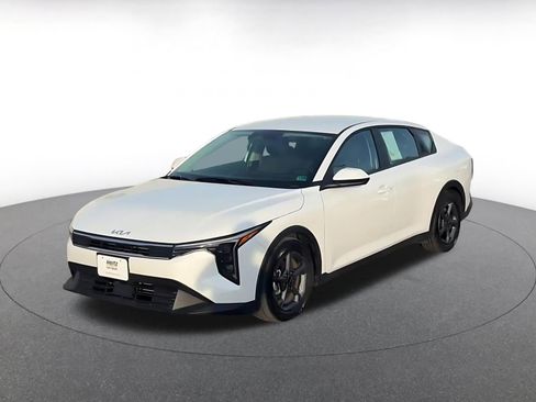 Used 2025 Kia K4 LXS image 7