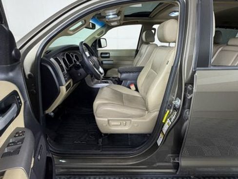 Used 2017 Toyota Sequoia Limited w/ Safety & Convenience Package RWD image 10