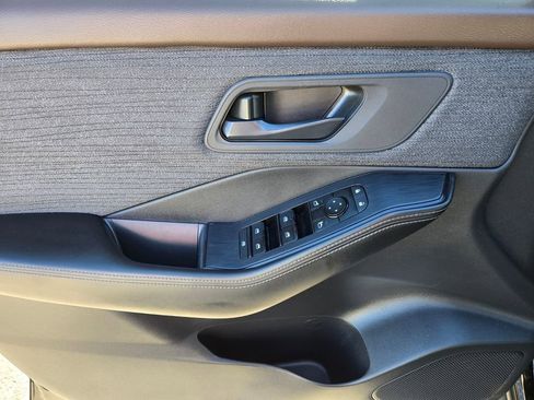 Certified 2021 Nissan Rogue S image 23