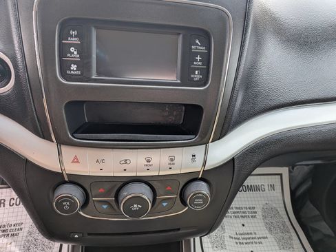 Used 2017 Dodge Journey SE FWD image 18