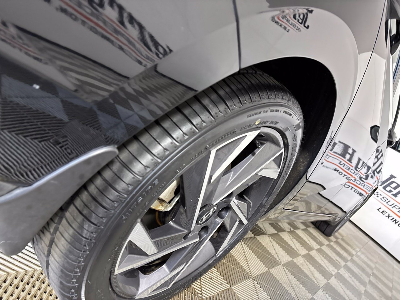 Used 2025 Hyundai Elantra Sport FWD image 33