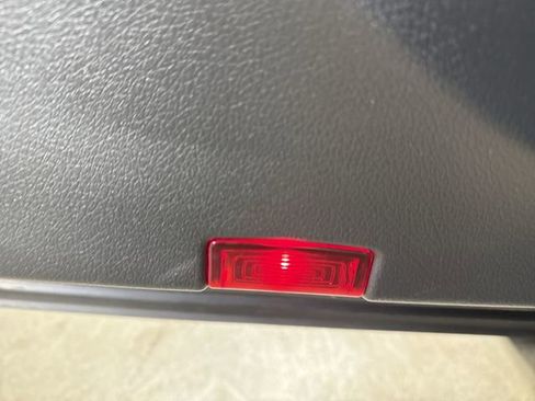 Used 2021 Mercedes-Benz GLE 350 4MATIC image 21