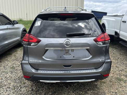 Used 2019 Nissan Rogue SV FWD image 4