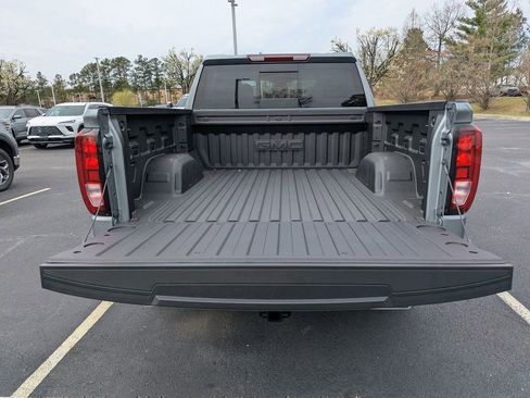 New 2026 GMC Sierra 1500 SLE w/ X31 Off-Road Package AWD/4WD image 7