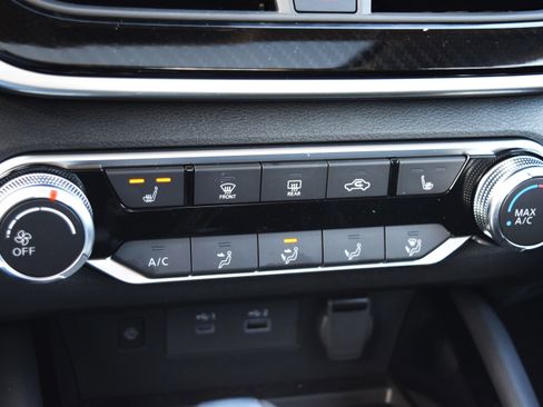 Used 2023 Nissan Altima 2.5 SR w/ SR Premium Package image 25