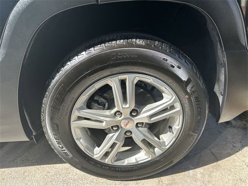 Used 2023 GMC Terrain SLE w/ Driver Convenience Package image 19