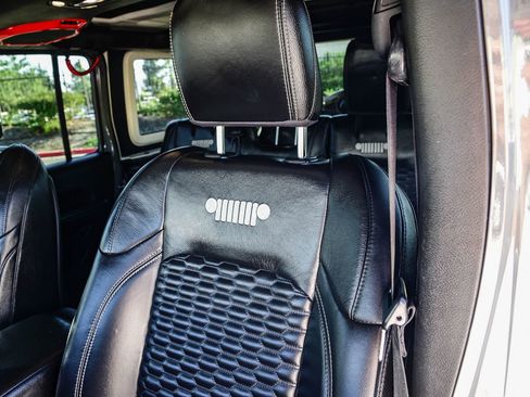 Used 2019 Jeep Wrangler Unlimited Rubicon image 22