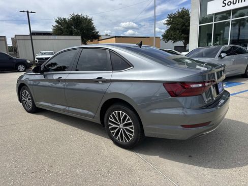 Used 2020 Volkswagen Jetta SE w/ SE Cold Weather Package FWD image 7
