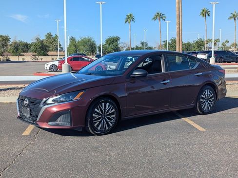 Certified 2024 Nissan Altima 2.5 SV image 2