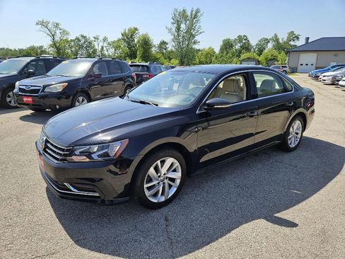 Used 2018 Volkswagen Passat 2.0T SE image 3