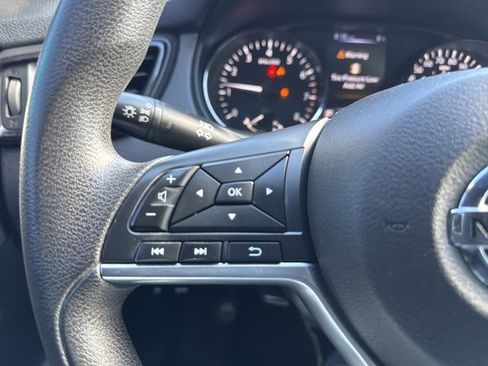 Used 2018 Nissan Rogue Sport S image 23