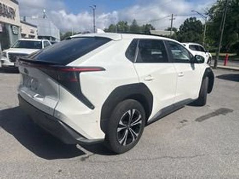 Used 2024 Toyota bZ4X AWD w/ Weather Package image 5