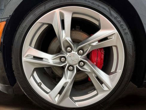 Used 2020 Chevrolet Camaro SS RWD image 28