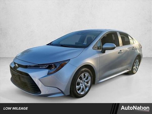 Used 2025 Toyota Corolla LE FWD image 1